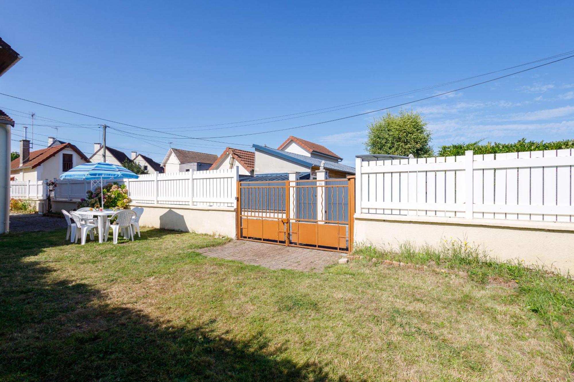 La Maison Cabourgeaise Proche Mer Exterior photo